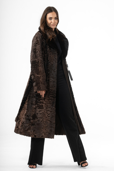Пальто из меха каракульчи с английским воротником из меха не стриженой норки K-503-05