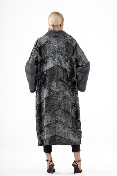 Пальто из меха каракульчи с английским воротником из меха не стриженой норки K-506-05