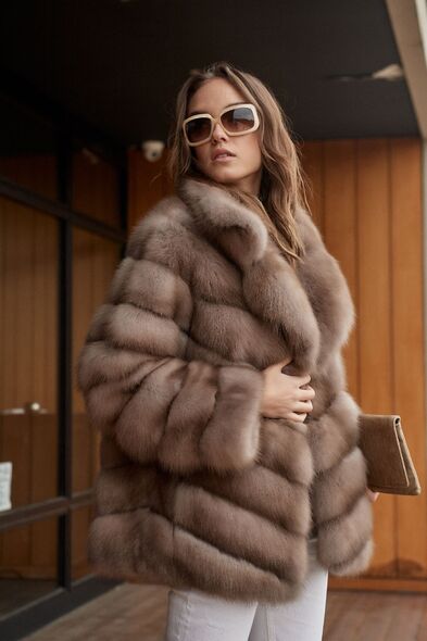 Куртка из меха куницы с английским воротником M-001-05