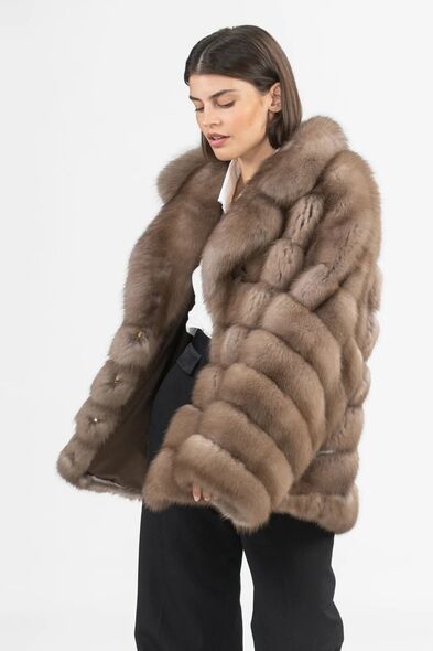 Куртка из меха куницы с английским воротником M-101-04