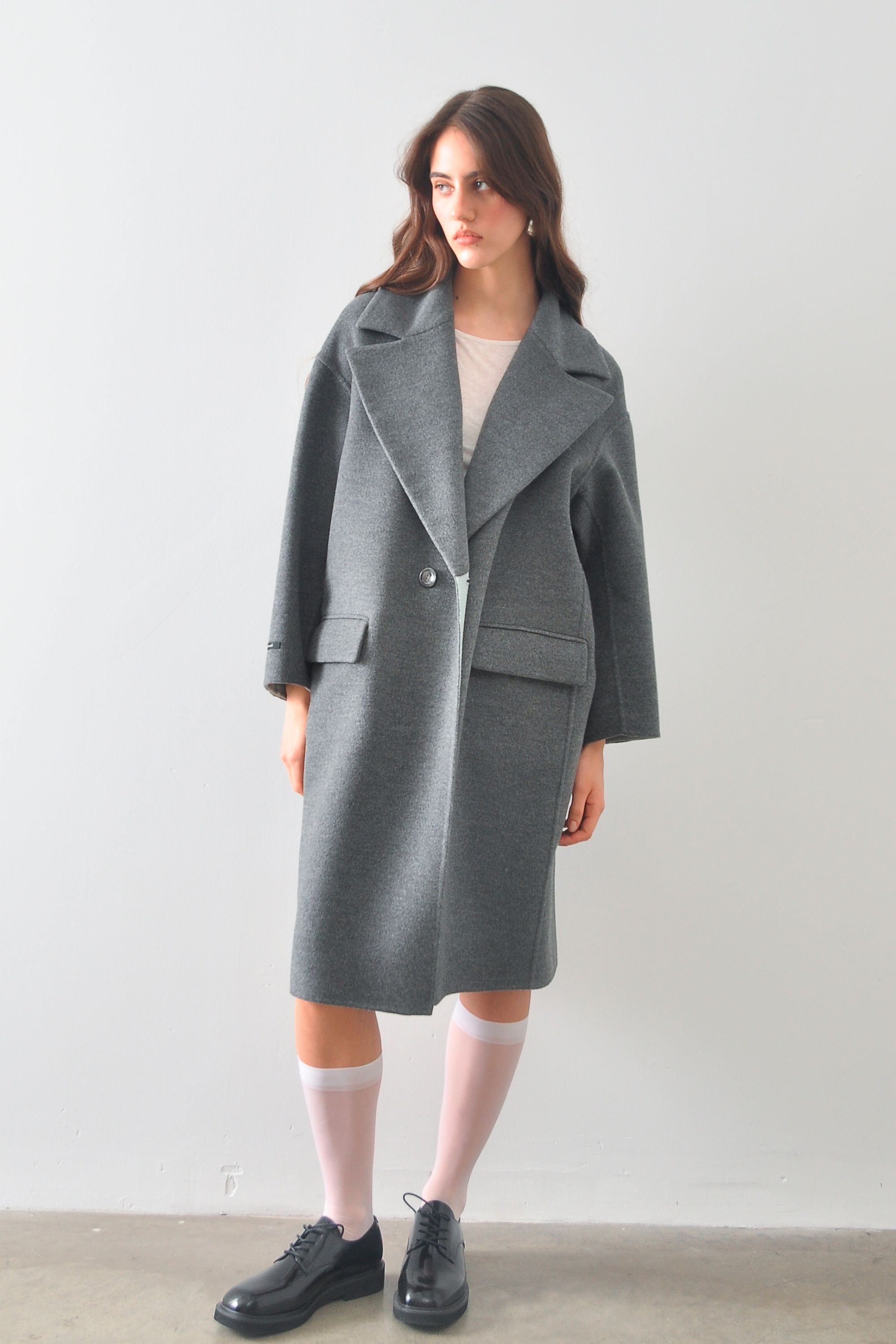 Пальто из кашемира Loro Piana от Manzoni-24 c английским ворoтником L-019 Пальто из кашемира Loro Piana от Manzoni-24 c английским ворoтником L-019