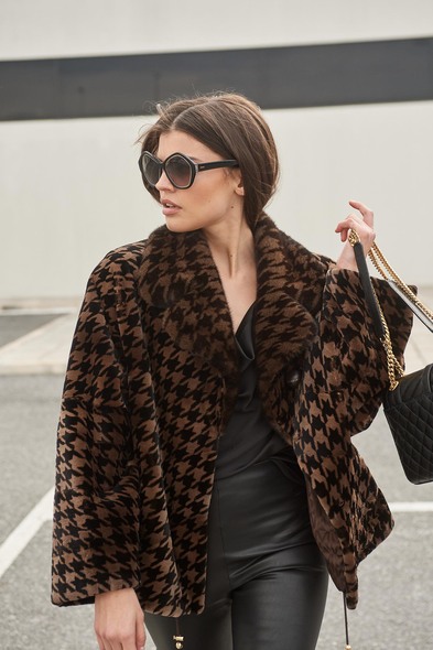 Куртка из меха стриженой норки с английским воротником, принт N-441-01