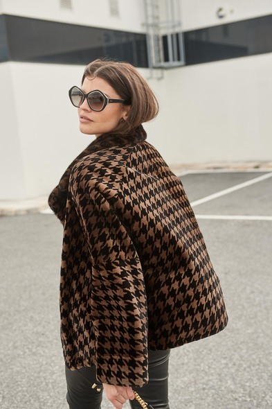 Куртка из меха стриженой норки с английским воротником, принт N-441-03