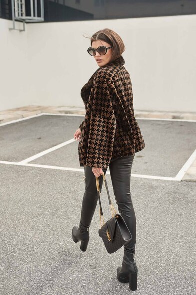 Куртка из меха стриженой норки с английским воротником, принт N-441-07