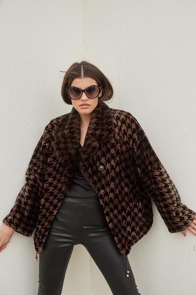 Куртка из меха стриженой норки с английским воротником, принт N-441-13