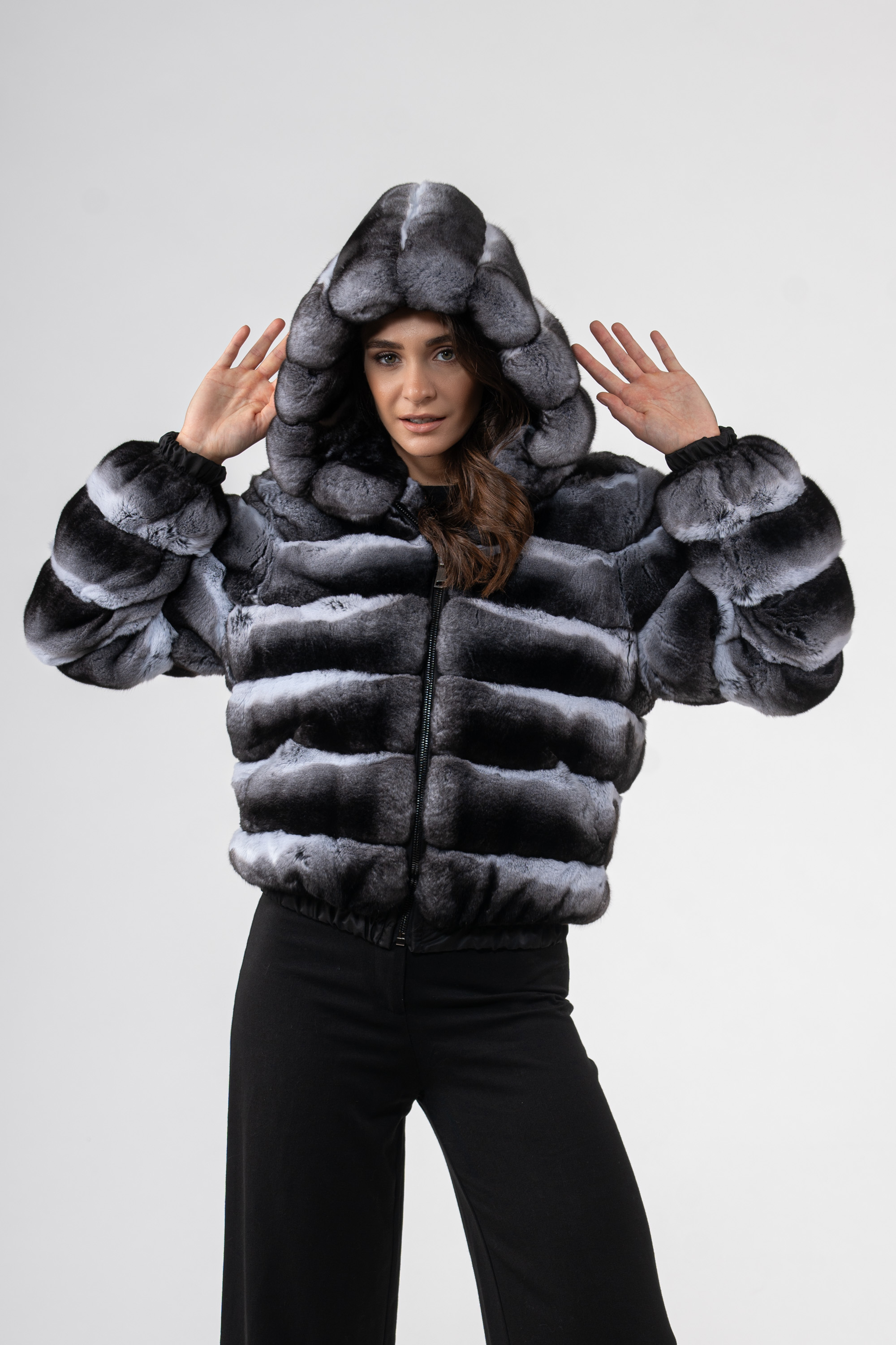 Куртка из меха шиншиллы с капюшоном H-601 Куртка из меха шиншиллы с капюшоном H-601