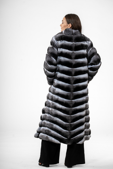 Пальто из меха шиншиллы с английским воротником H-603-03