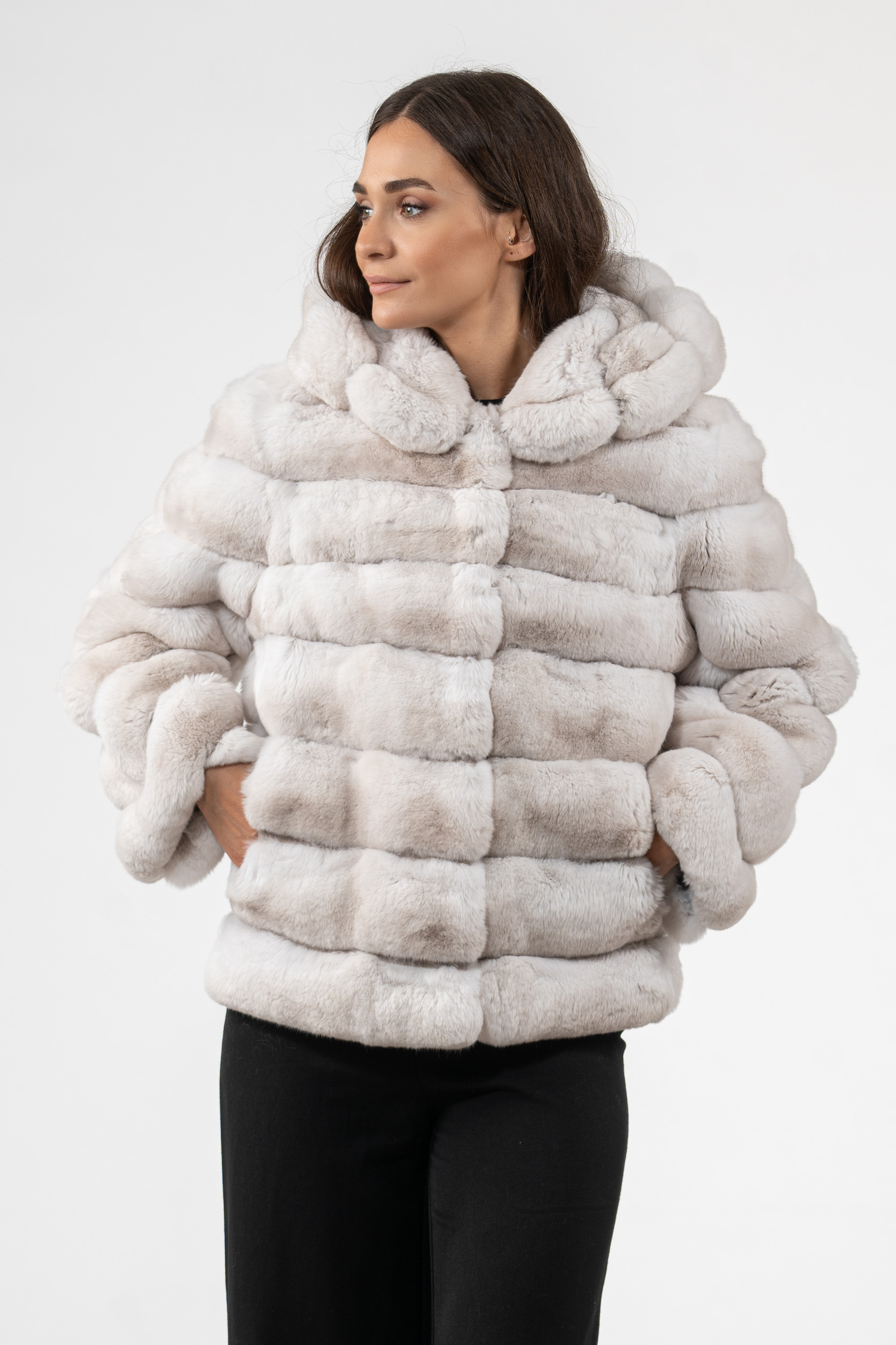 Куртка из меха шиншиллы с капюшоном H-610 Куртка из меха шиншиллы с капюшоном H-610