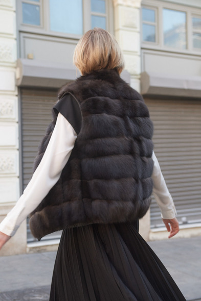 Жилет из меха баргузинского соболя двусторонний S-400-15