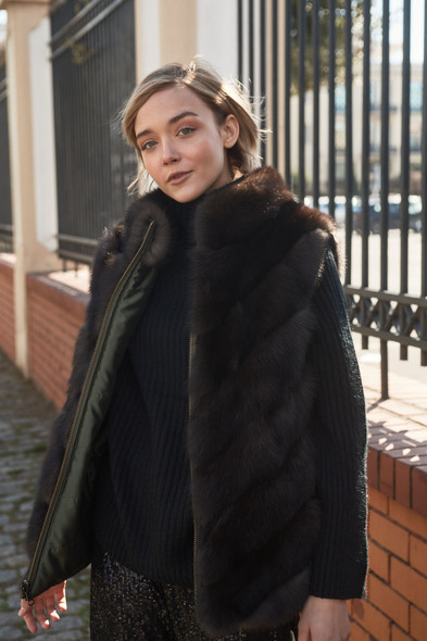 Жилетка из меха баргузинского соболя, двусторонняя S-401-09