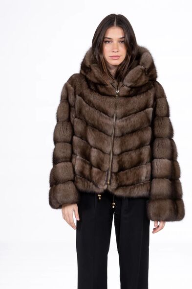 Куртка из меха баргузинского соболя с капюшоном S-504-02