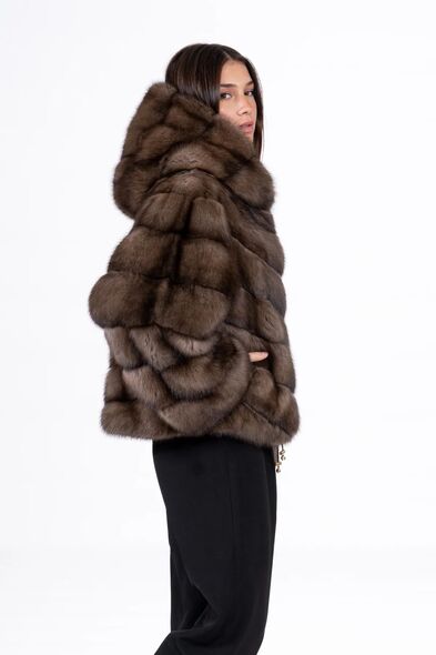 Куртка из меха баргузинского соболя с капюшоном S-504-04