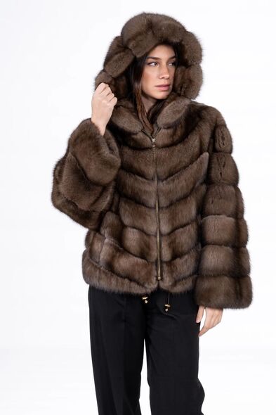 Куртка из меха баргузинского соболя с капюшоном S-504-06