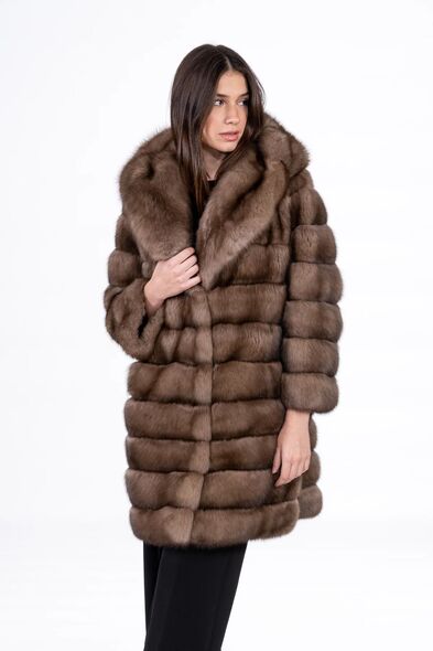 Полупальто из меха баргузинского соболя с капюшоном S-511-02