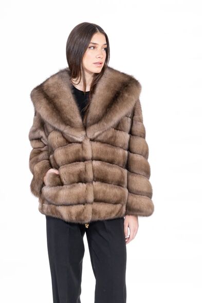 Куртка из меха баргузинского соболя с капюшоном S-523-01