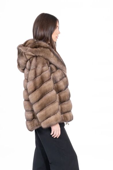 Куртка из меха баргузинского соболя с капюшоном S-523-03