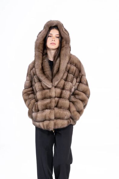 Куртка из меха баргузинского соболя с капюшоном S-523-04