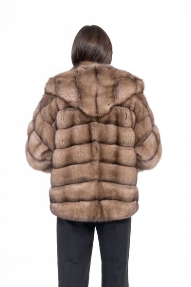 Куртка из меха баргузинского соболя с капюшоном S-523-06