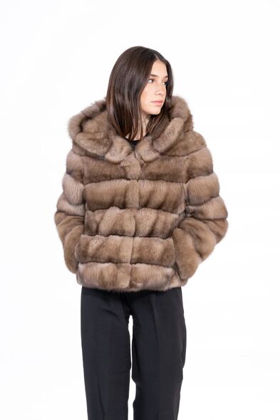 Куртка из меха баргузинского соболя с капюшоном S-525-01