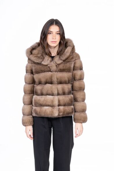 Куртка из меха баргузинского соболя с капюшоном S-525-02