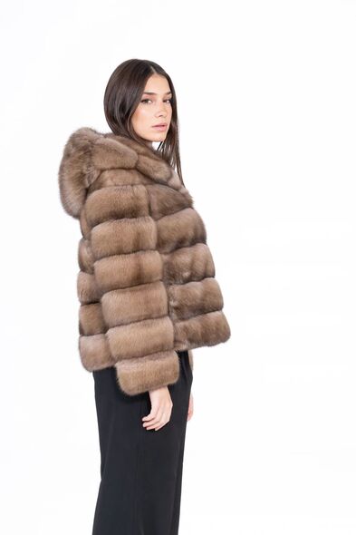 Куртка из меха баргузинского соболя с капюшоном S-525-04