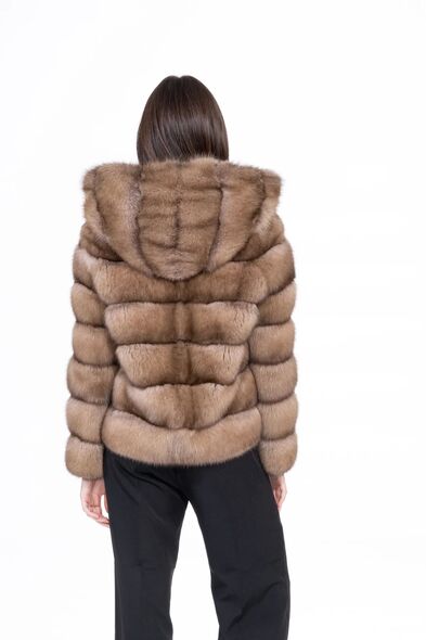 Куртка из меха баргузинского соболя с капюшоном S-525-05