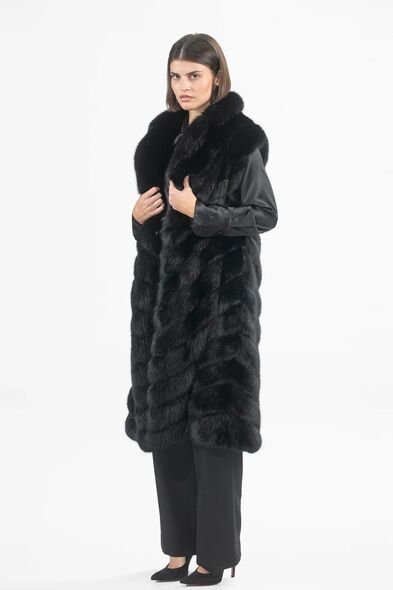 Пальто из меха баргузинского соболя с английским воротником, без рукавов S-534-01
