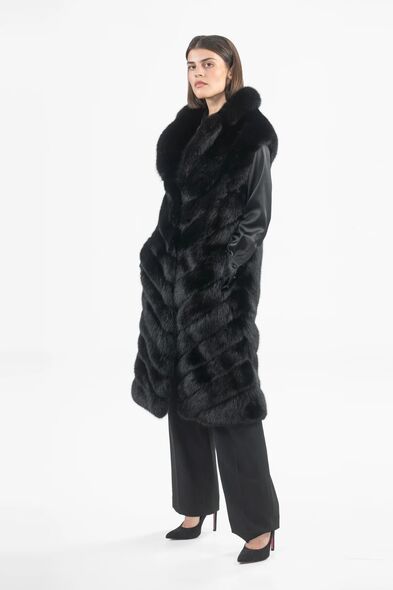 Пальто из меха баргузинского соболя с английским воротником, без рукавов S-534-04