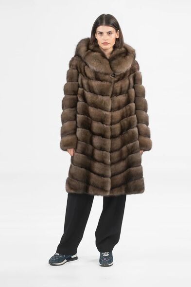 Пальто из меха баргузинского соболя с капюшоном S-535-01