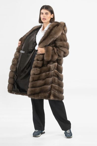 Пальто из меха баргузинского соболя с капюшоном S-535-02