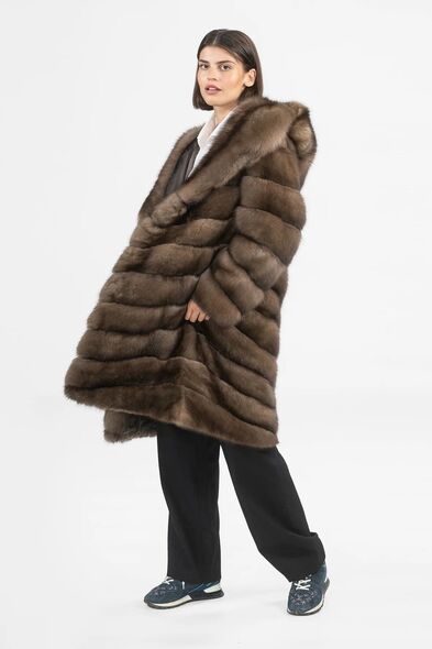 Пальто из меха баргузинского соболя с капюшоном S-535-03
