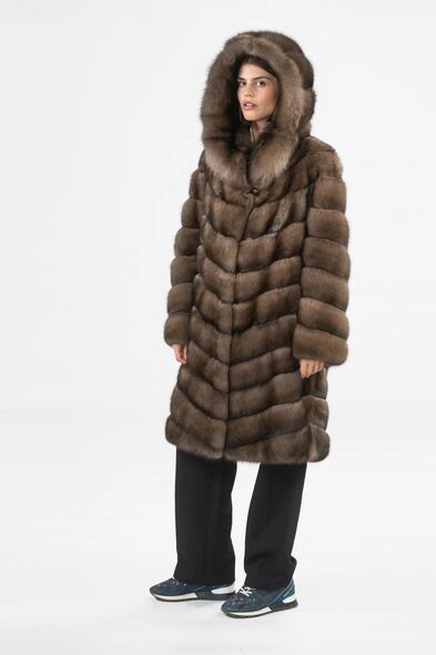Пальто из меха баргузинского соболя с капюшоном S-535-04