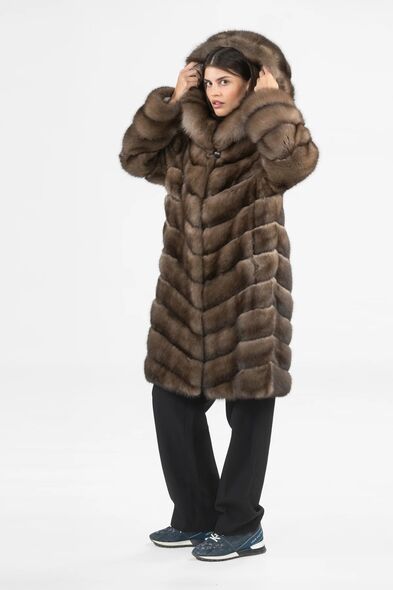 Пальто из меха баргузинского соболя с капюшоном S-535-05