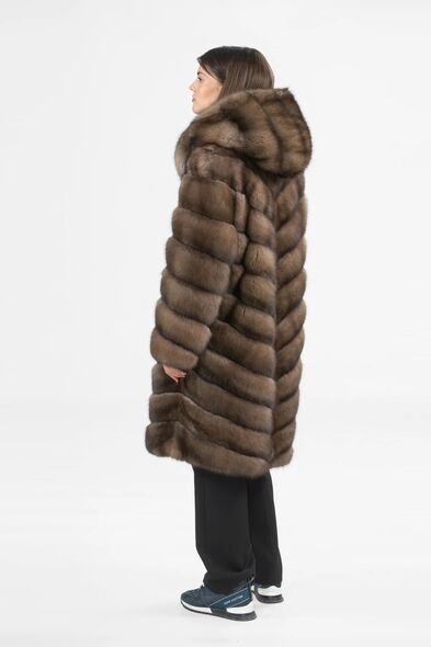 Пальто из меха баргузинского соболя с капюшоном S-535-06