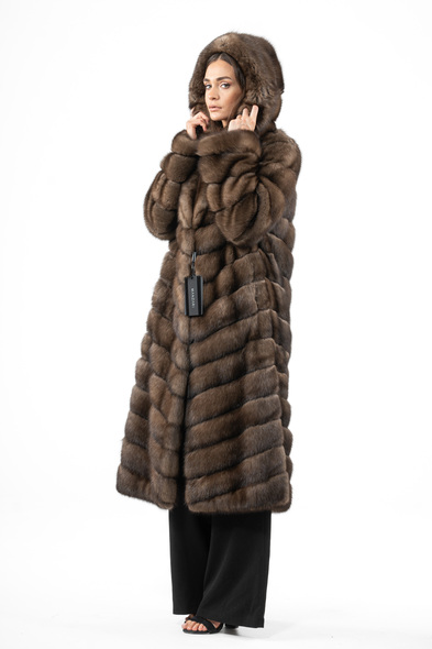 Пальто из меха баргузинского соболя с капюшоном S-626-02